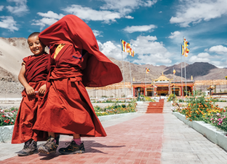 Du lịch Tây Tạng “nóc nhà của thế giới” với những bí ẩn truyền thuyết tái sanh huyền bí
